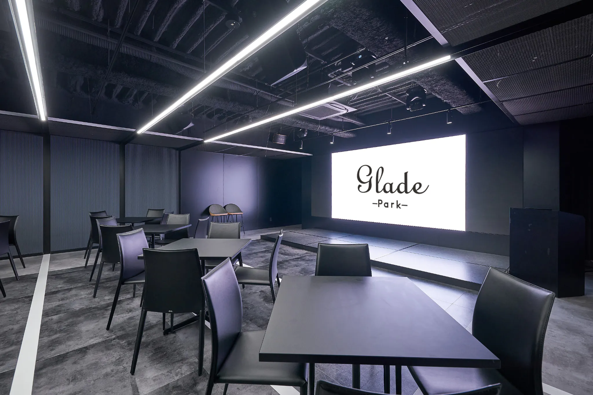 【新橋駅1分】各種パーティーやセミナーに適した黒を基調としたシックな雰囲気の貸切イベントスペース