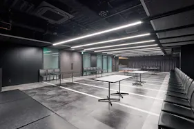 【新橋駅1分】各種パーティーやセミナーに適した黒を基調としたシックな雰囲気の貸切イベントスペース