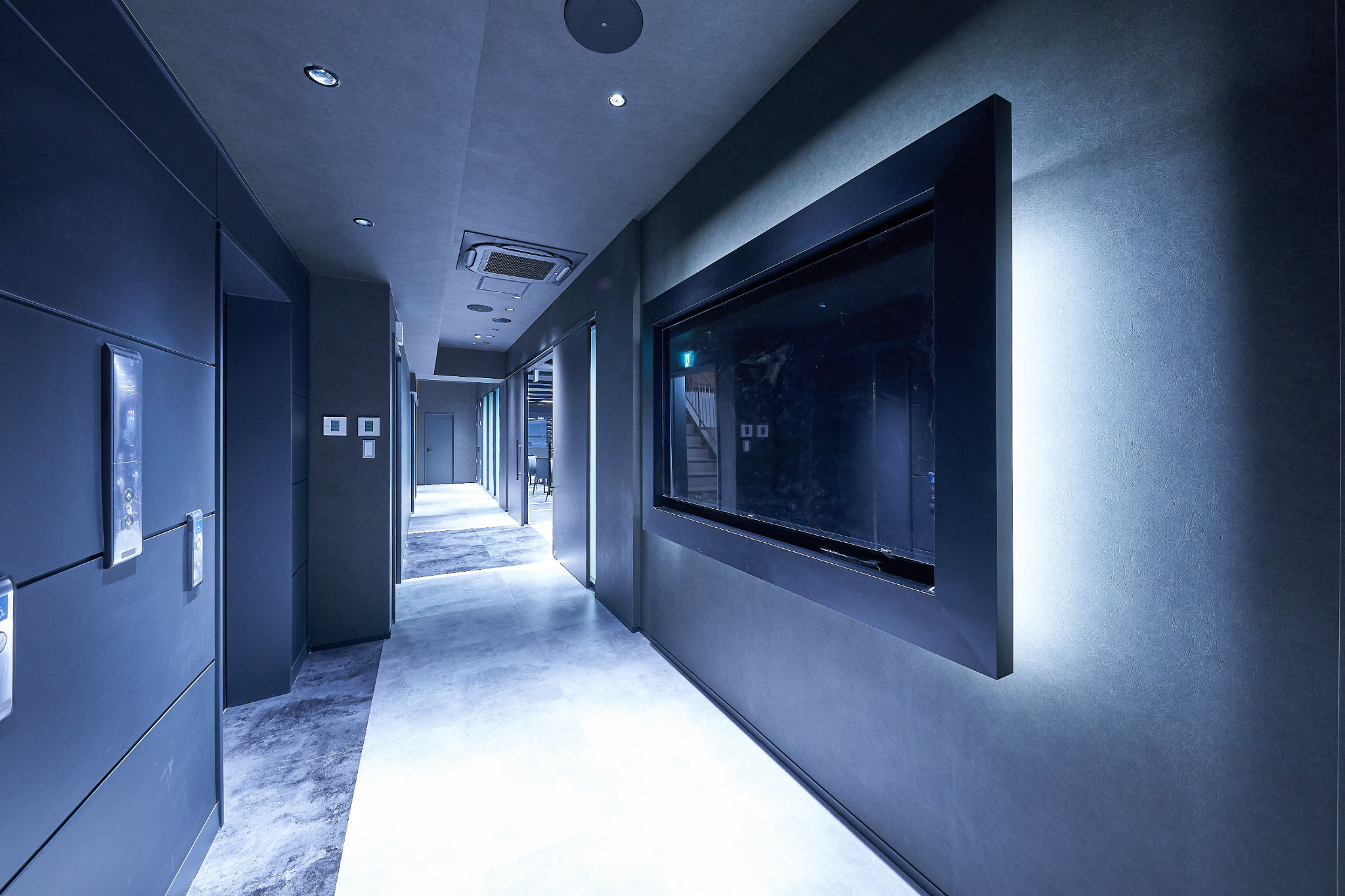 【新橋駅1分】各種パーティーやセミナーに適した黒を基調としたシックな雰囲気の貸切イベントスペース