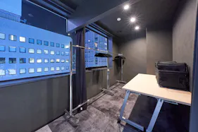 【新橋駅1分】各種パーティーやセミナーに適した黒を基調としたシックな雰囲気の貸切イベントスペース