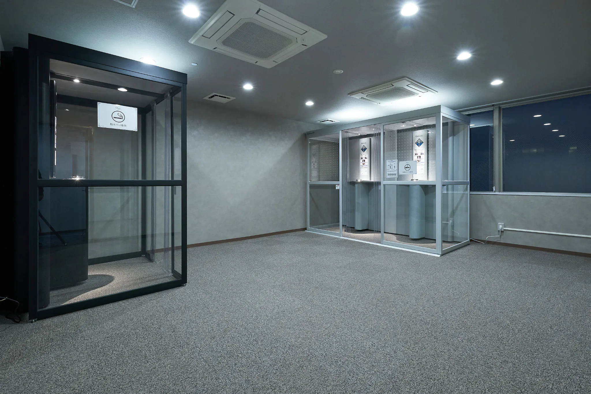 【新橋駅1分】各種パーティーやセミナーに適した黒を基調としたシックな雰囲気の貸切イベントスペース