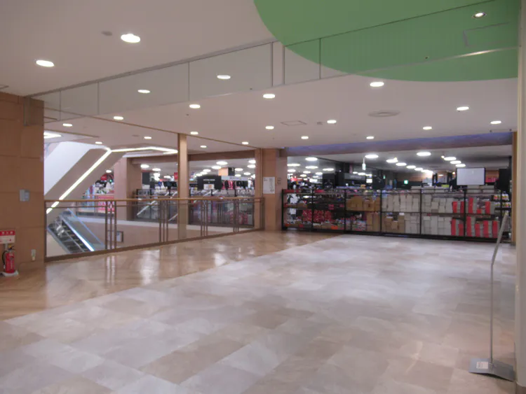 【イオンモール秋田】3F  メガスポーツ前