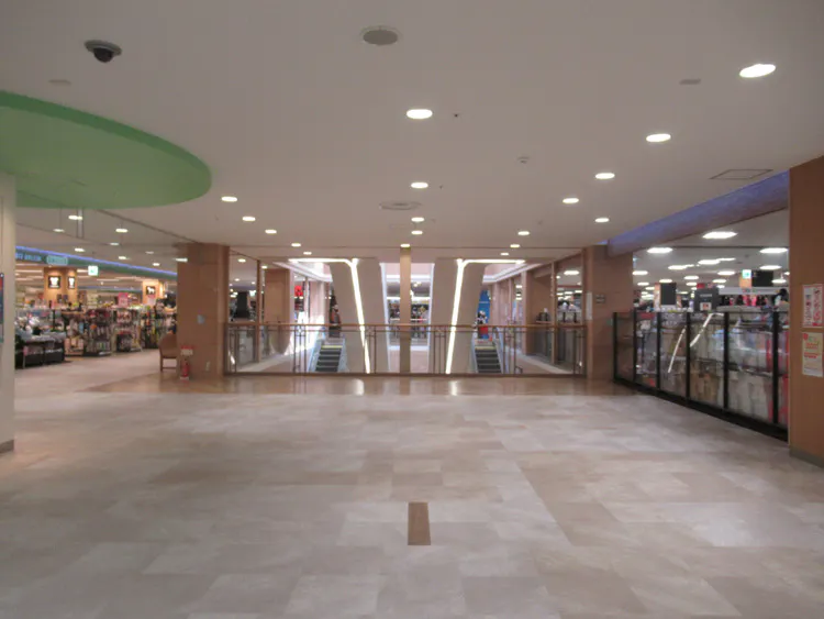 【イオンモール秋田】3F  メガスポーツ前の画像