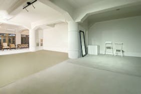 【大阪港駅4分】海近くのレトロビル1F|窓から自然光が入る広い空間|駐車2台可|ペット撮影要相談