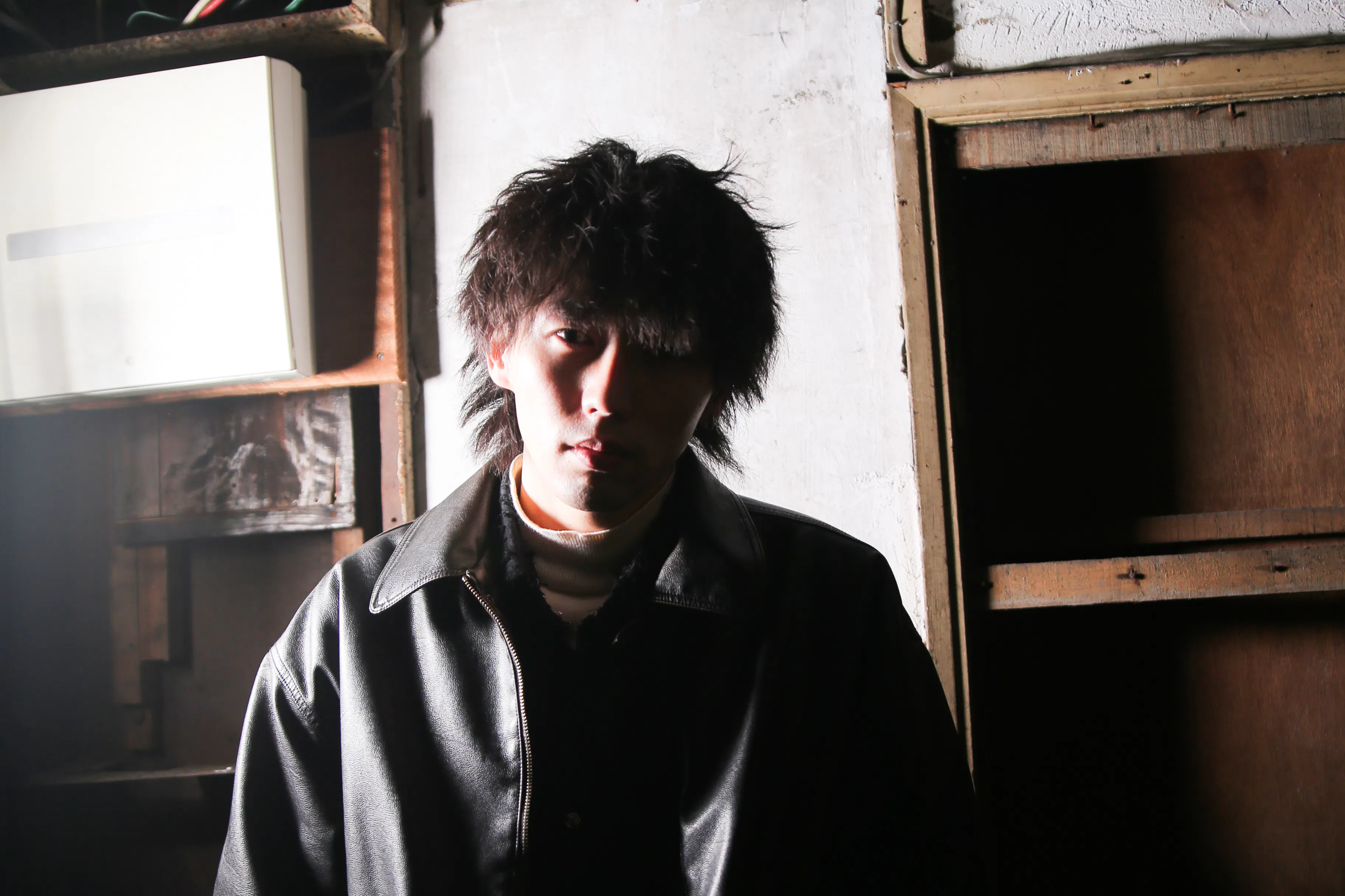 【大阪港駅4分】海近くのレトロビル1F|窓から自然光が入る広い空間|駐車2台可|ペット撮影要相談