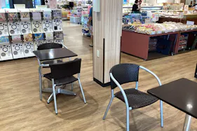【天満屋ハピーズ郡家店】お客様休憩スペース前フリースペース 各種プロモーション、会員獲得イベントに最適な屋内催事イベントスペース