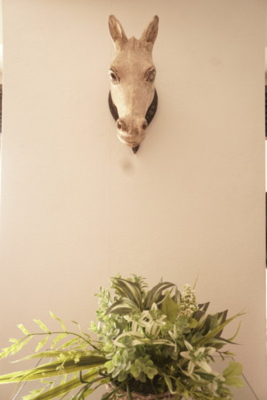 【曙橋駅3分】撮影や展示会等に適した自然光が入るアンティーク家具付きのスタジオスペースの画像8