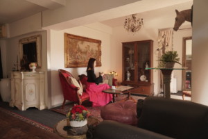 【曙橋駅3分】撮影や展示会等に適した自然光が入るアンティーク家具付きのスタジオスペースの画像13