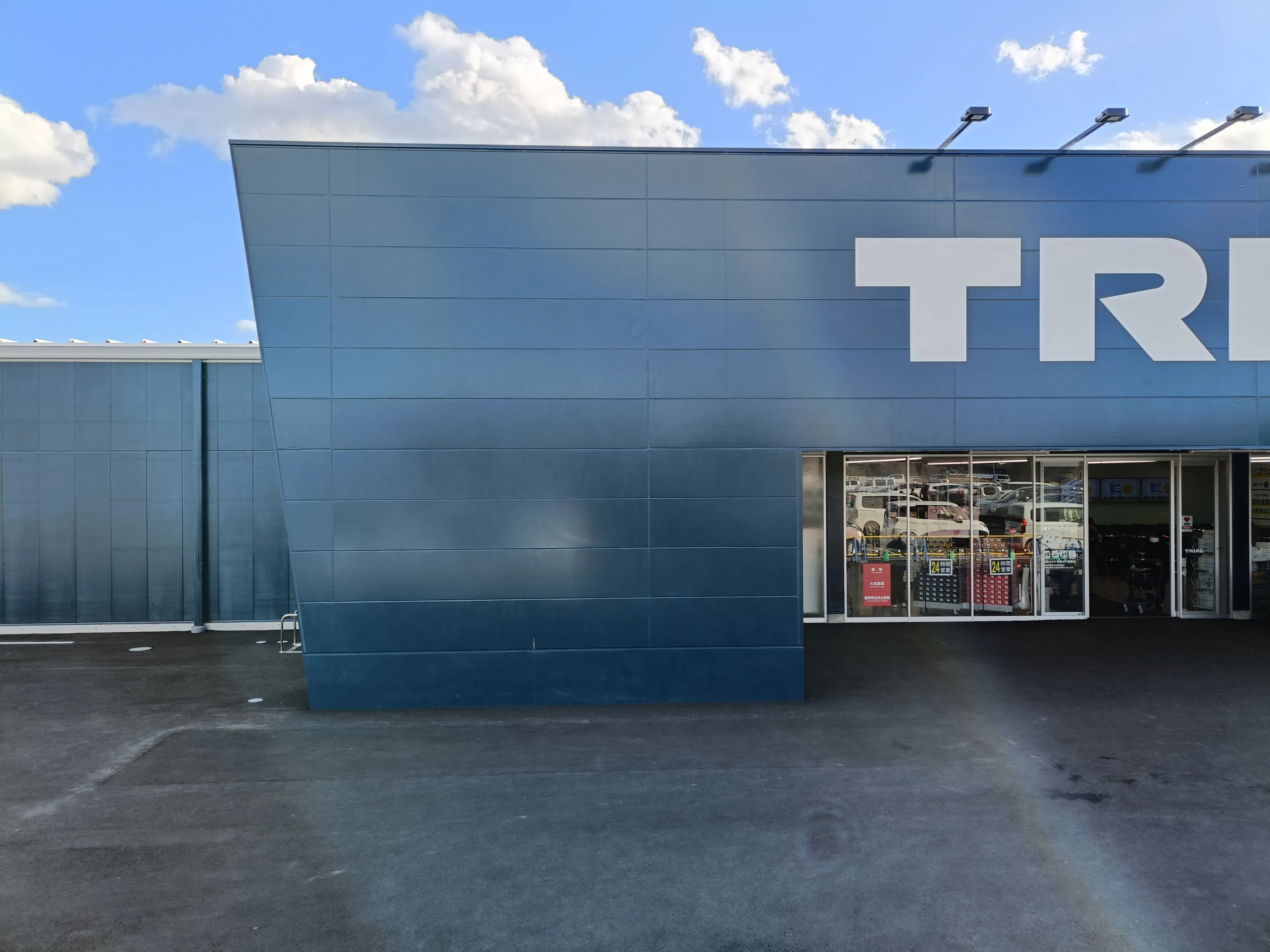 【メガセンタートライアル桜の郷店】キッチンカー・食物販・販促プロモーションの出店が可能な　Ⓒ 屋外催事スペース➀（※買取催事不可）