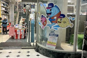【フィッシングマックス三宮店】食物販や物販に最適な人通りの多い入口横のスペース