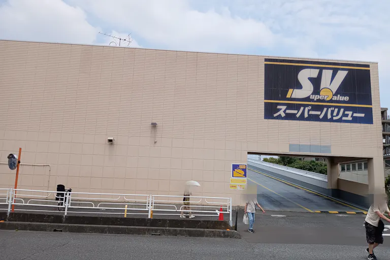 【スーパーバリュー 越谷店】入口横 各種プロモーション、会員獲得イベントに最適なスーパーマーケットの屋内催事イベントスペースの画像5