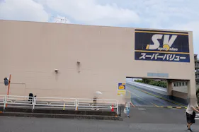 【スーパーバリュー 越谷店】入口横 各種プロモーション、会員獲得イベントに最適なスーパーマーケットの屋内催事イベントスペース