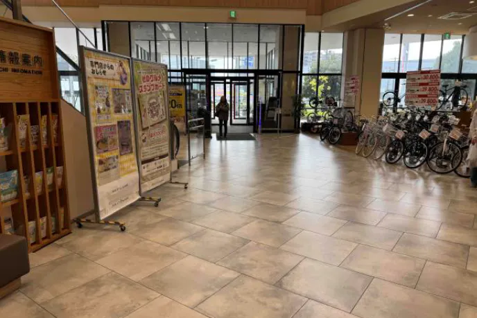 【イオンスタイル仙台卸町】1F中央エスカレーター横 販促プロモーションに最適なスーパー店内催事イベントスペース