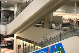 【イオンモール浜松志都呂】モール内広告 エスカレーター側面