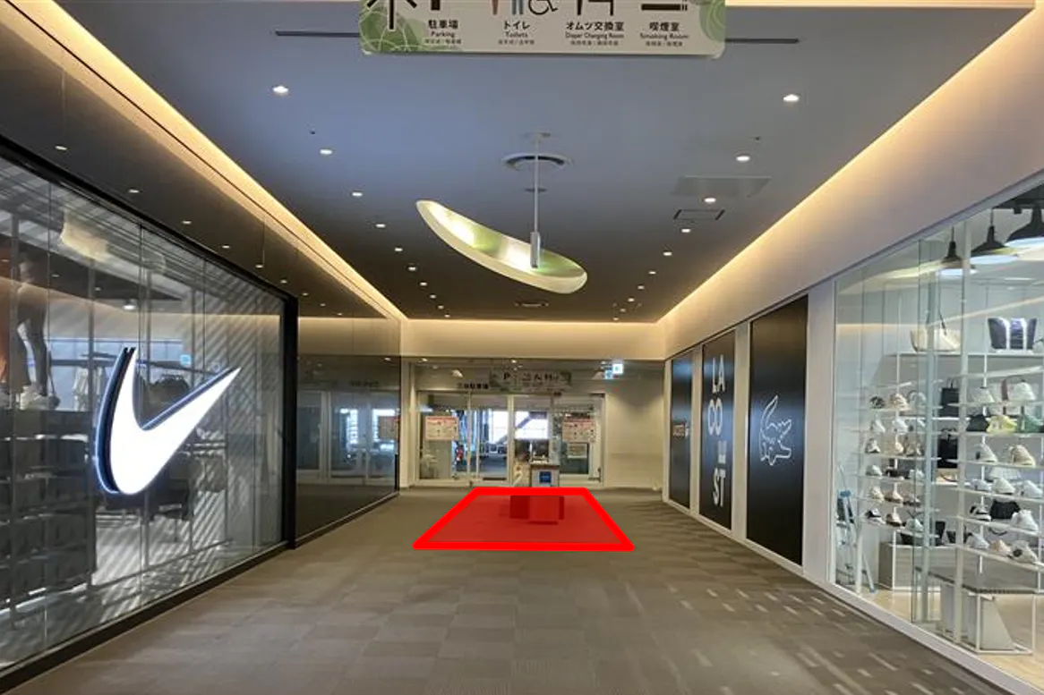 【ダイバーシティ東京 プラザ】4階 駐車場連絡通路
