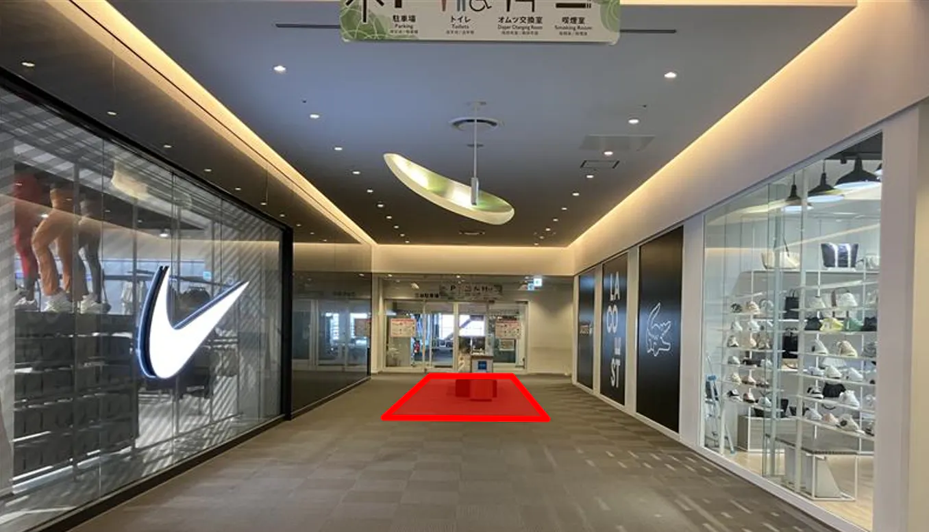 【ダイバーシティ東京 プラザ】4階 駐車場連絡通路