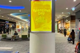 【イオンモール今治新都市】モール内広告 柱巻き