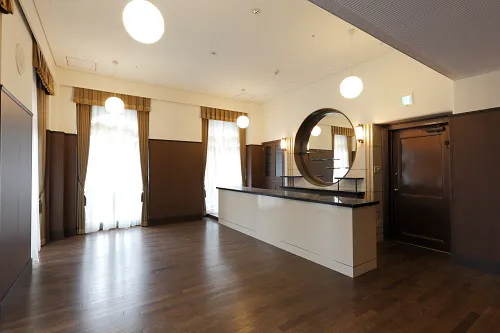 【明治屋ホール｜京橋駅直結】ホールとホワイエを組み合わせて使えるイベントスペース