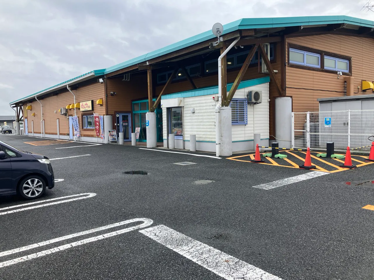 【ダイナム山口小野田店】キッチンカーや各種プロモーションに最適なアミューズメント施設のイベントスペース