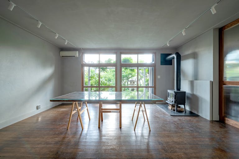 レンタルスペースの奥が庭に繋がっています