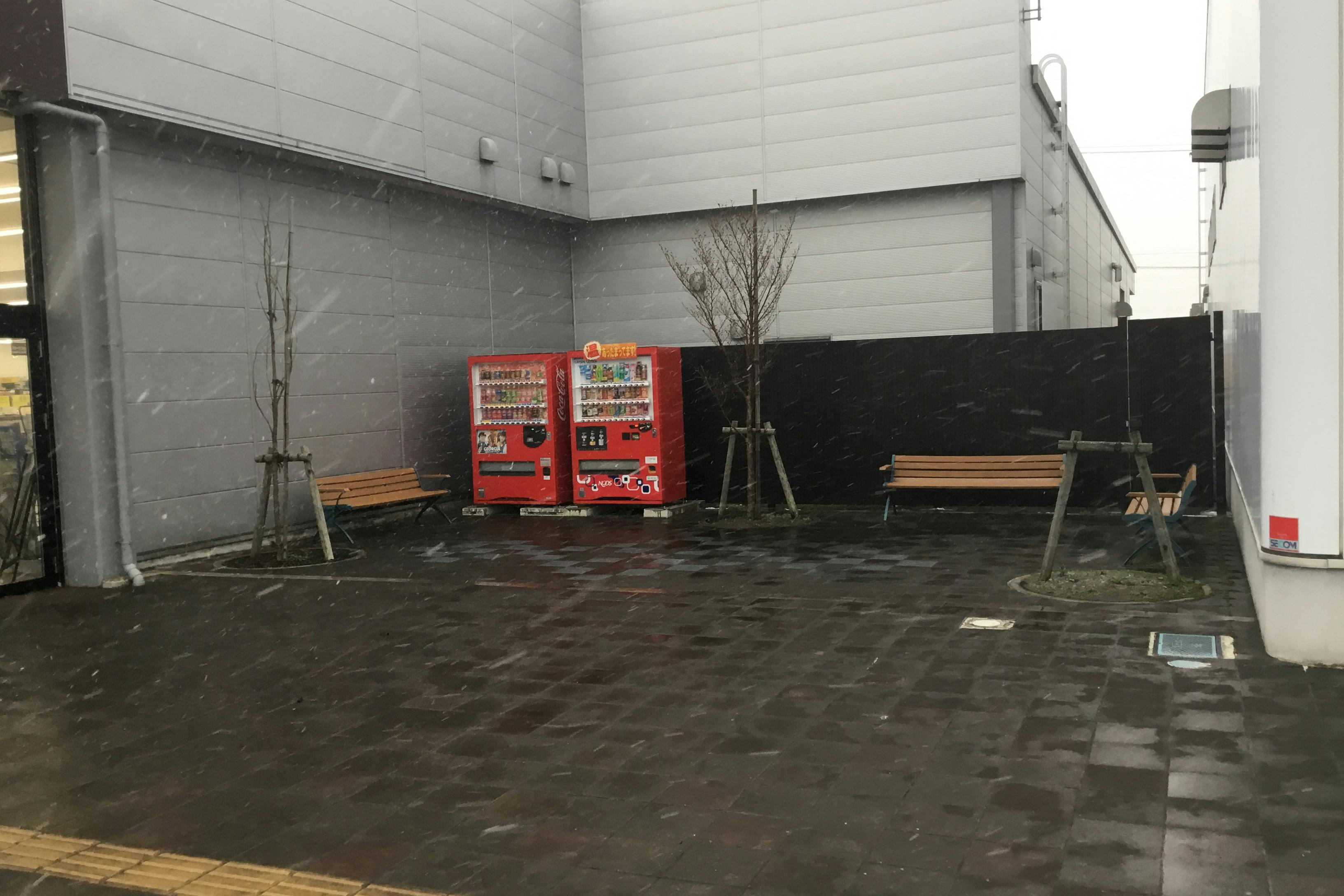 【フレスポ能代】プロモーションに利用可能な屋外イベントスペース