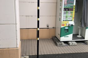 【ミスターマックス 岡山西店】駐車場(家電側) 販促プロモーションや物販用途に最適な総合ディスカウントストアの催事イベントスペース