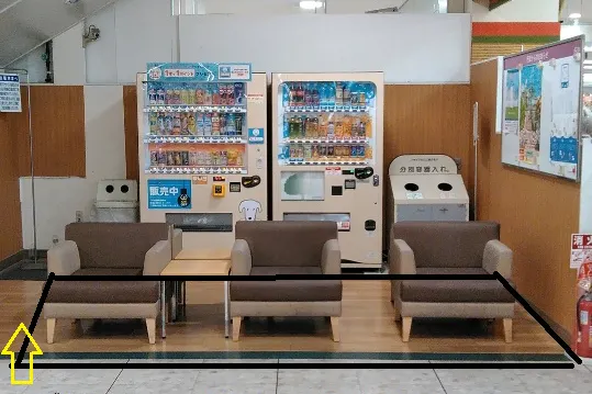 【イオン半田店】各種プロモーションや物販のポップアップストアに最適なエスカレーター下休憩所の催事イベントスペース