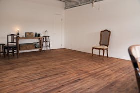 【練馬駅9分】ポップアップストアや展示会に最適なヴィンテージ什器が揃った1Fイベントスペース