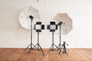 【練馬駅9分】ポップアップストアや展示会に最適なヴィンテージ什器が揃った1Fイベントスペース