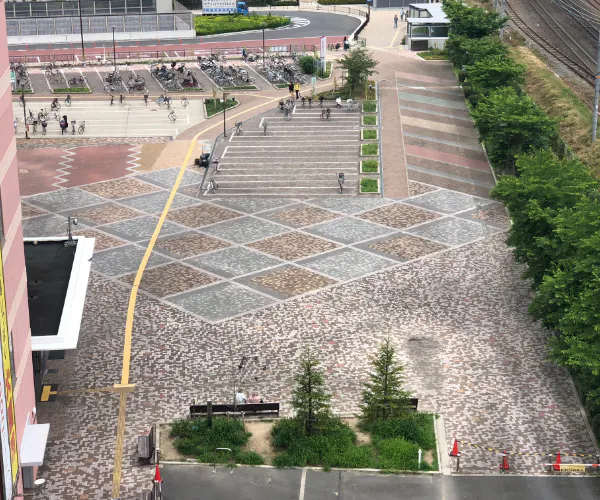 【イオンモール茨木】各種プロモーションや物販に最適なJR側屋外広場催事イベントスペース