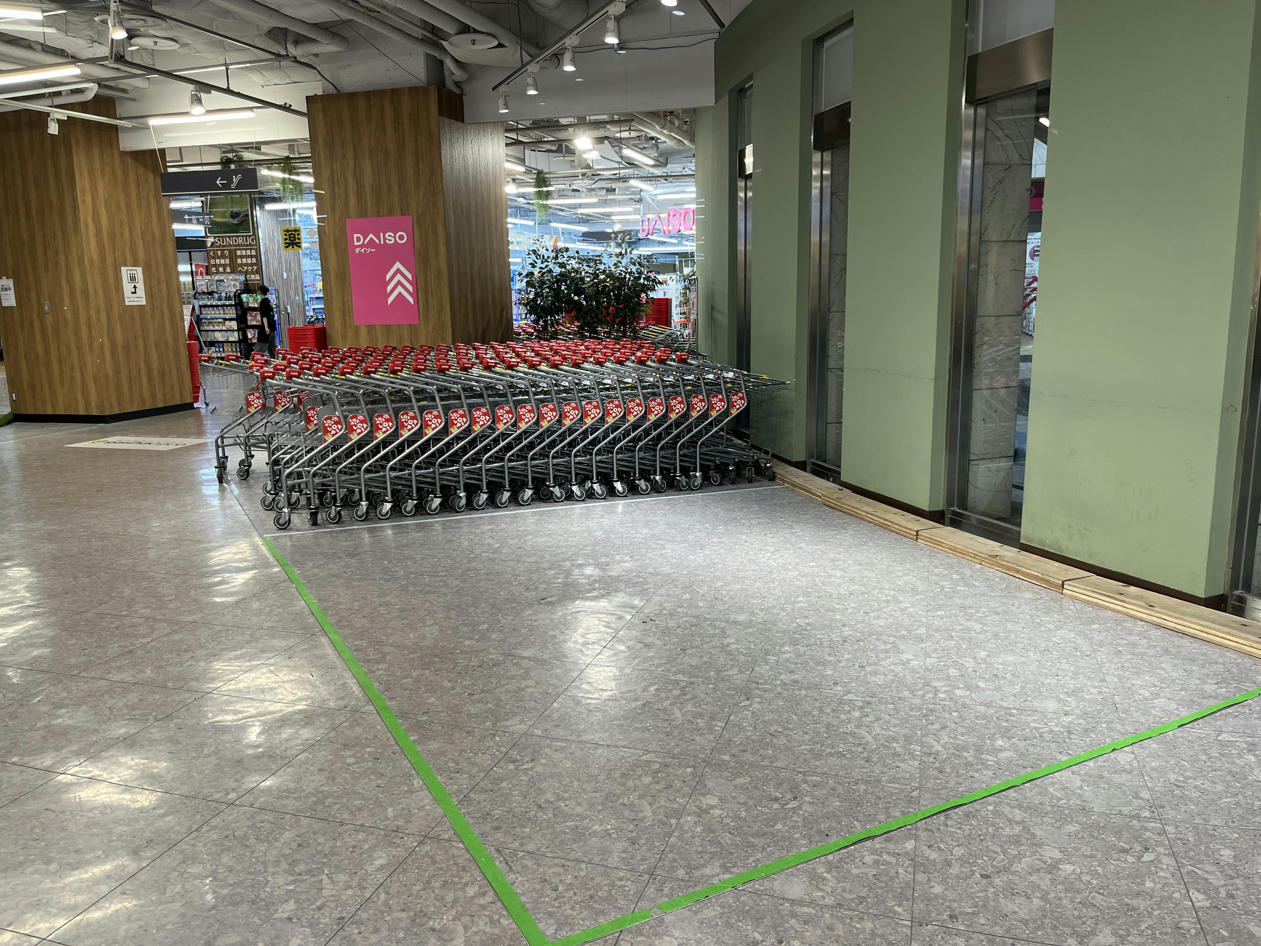 【リバーウォーク北九州】物販やプロモーションに利用可能な人気スーパーマーケット隣接B1F催事イベントスペース(SC-10-2)