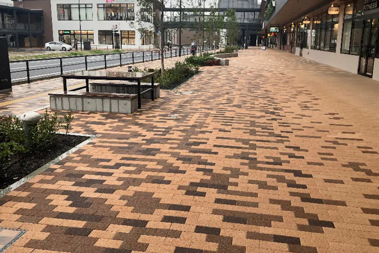 【ららテラスTOKYO-BAY】1F 通路(西側)の画像1