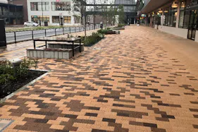 【ららテラスTOKYO-BAY】1F 通路(西側)