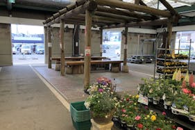 【スーパーセンターニシムタ伊集院店】【スーパーセンターニシムタ伊集院店】食物販やPRに利用可能なスーパーのお客様休憩スペース