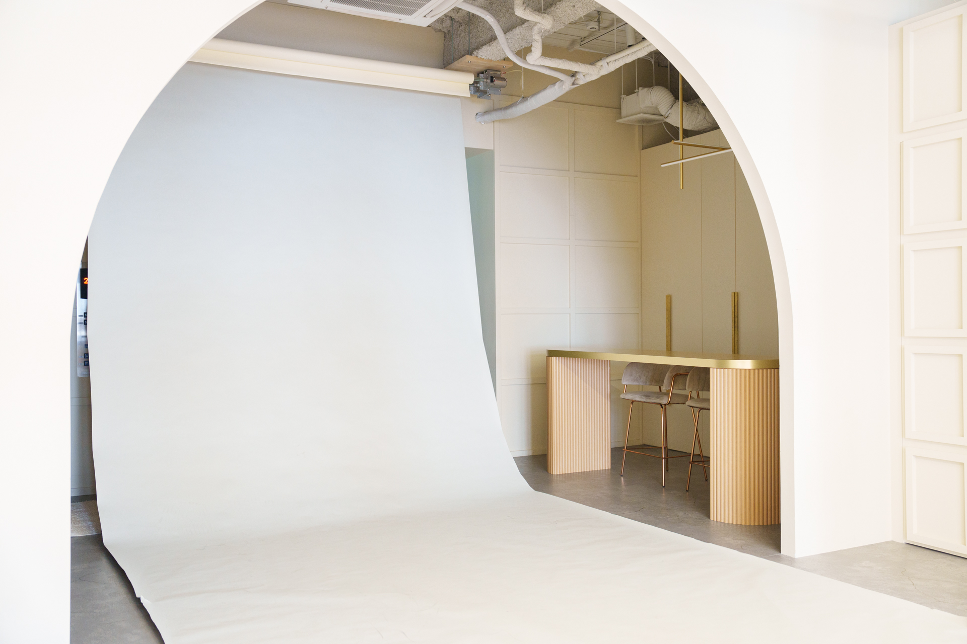 【心斎橋駅10分】アパレルの展示会や撮影に最適な難波駅からもほど近いレンタルスペースの画像13