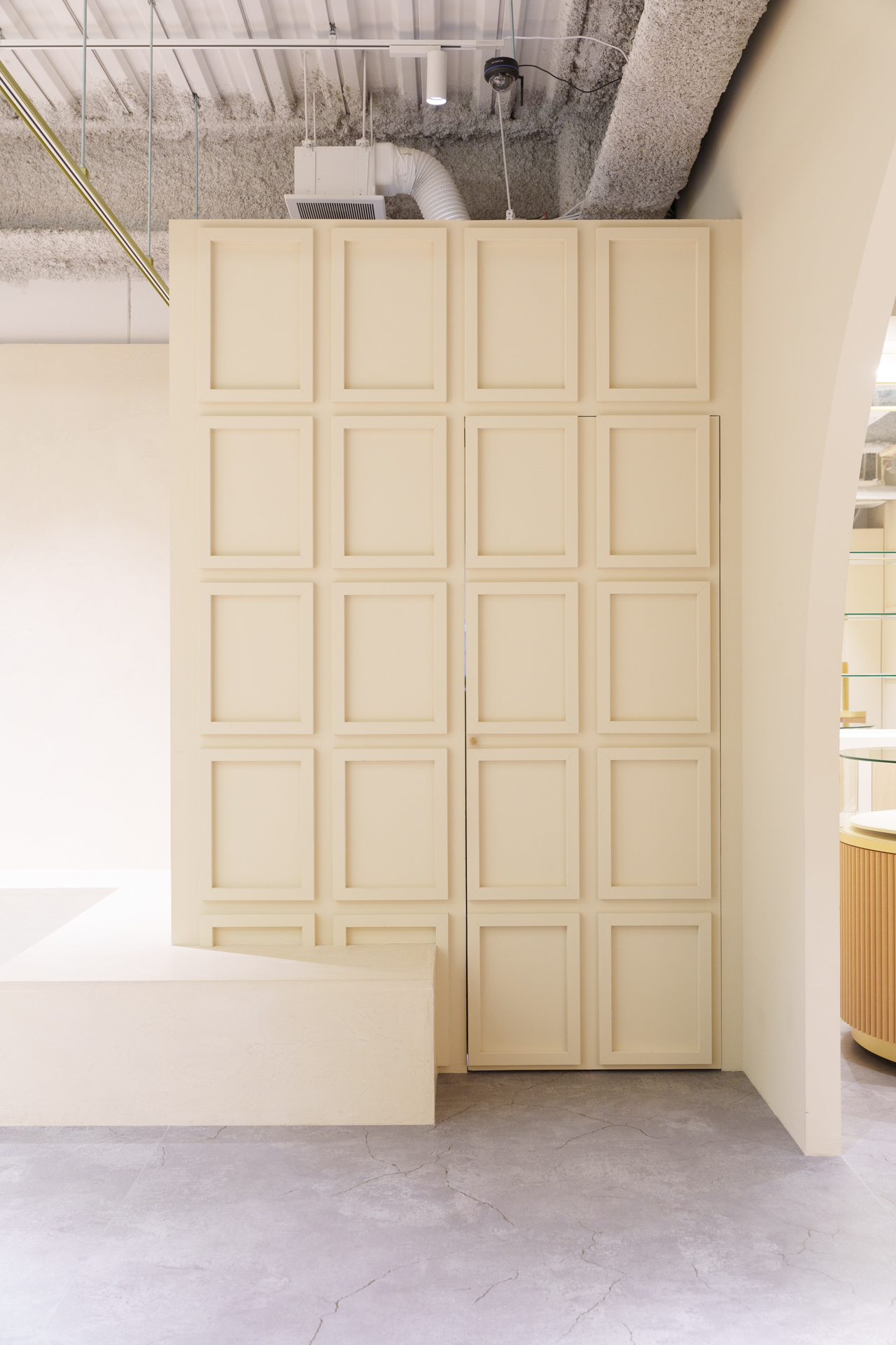 【心斎橋駅10分】アパレルの展示会や撮影に最適な難波駅からもほど近いレンタルスペースの画像10