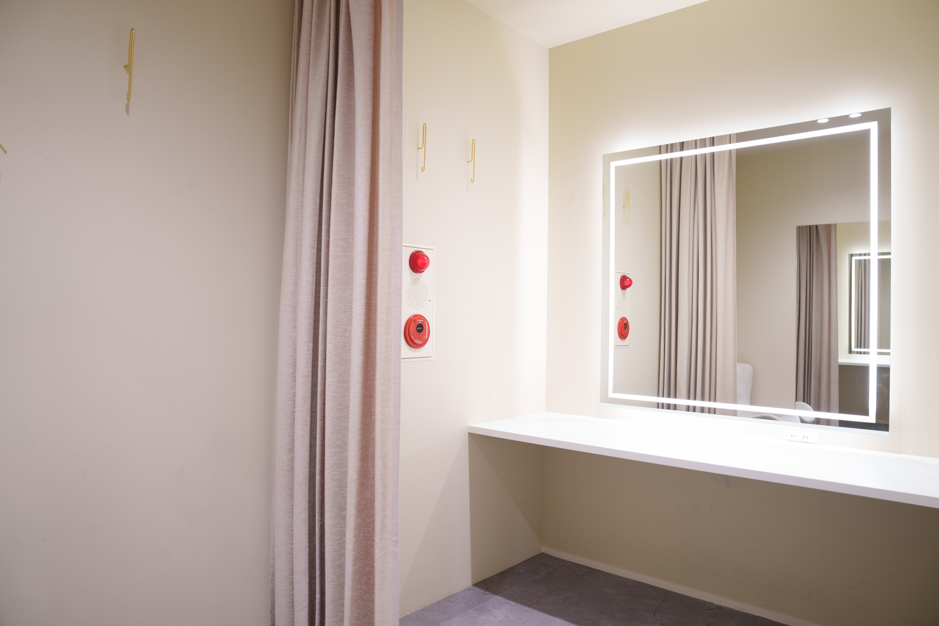 【心斎橋駅10分】アパレルの展示会や撮影に最適な難波駅からもほど近いレンタルスペースの画像14