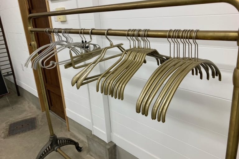 鉄骨2F建て1Fギャラリー (ハンガーポール&ハンガー)