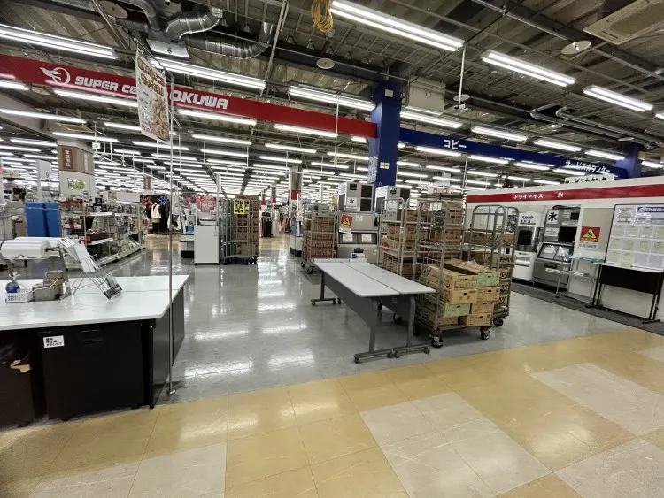 【スーパーセンターオークワ南紀】プロモーションに利用可能なサービスカウンター横のスペース