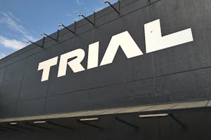 【メガセンタートライアル宇都宮店】出張販売やポップアップストアに適した視認性の高い1階スローブ横スペース【買取催事不可】