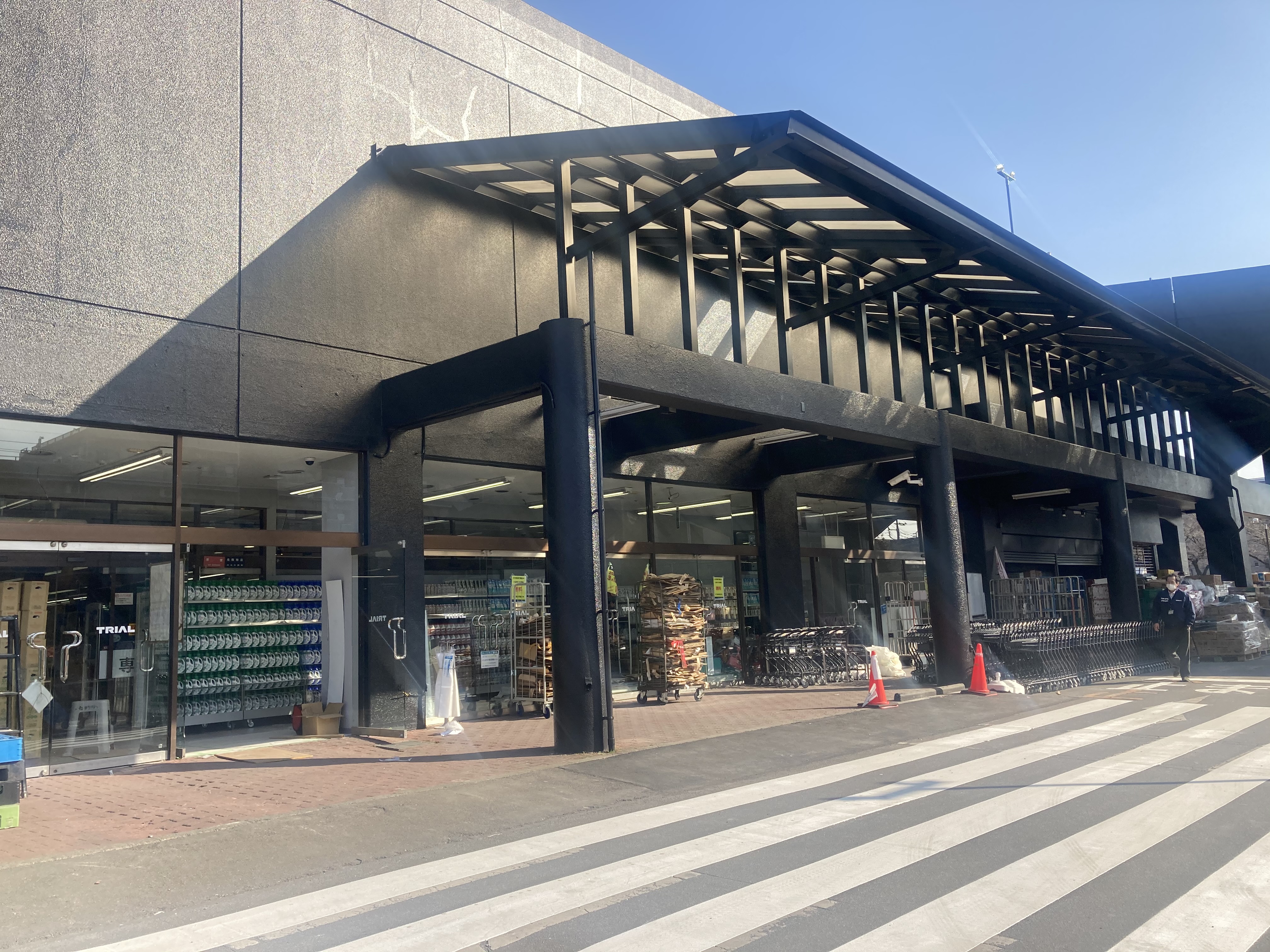 【メガセンタートライアル宇都宮店】出張販売やポップアップストアに適した視認性の高い1階スローブ横スペース【買取催事不可】