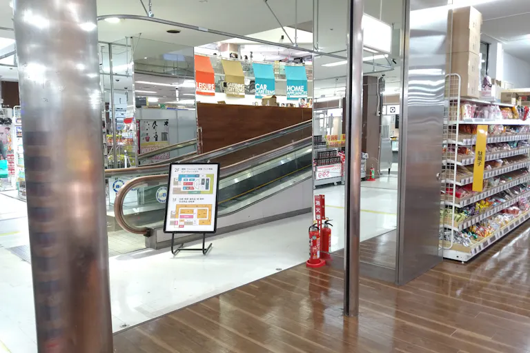 【メガセンタートライアル宇都宮店】出張販売やポップアップストアに適した視認性の高い1階スローブ横スペース【買取催事不可】の画像5