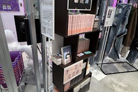 【ラフォーレ原宿/明治神宮前駅1分】愛と狂気のマーケット ポップアップストアやアート展示、商品PR等に最適、販売員スタッフ不要なラック(什器持込)