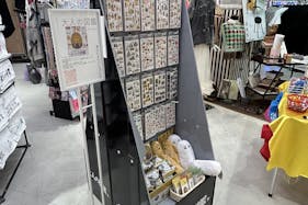 【ラフォーレ原宿/明治神宮前駅1分】愛と狂気のマーケット ポップアップストアやアート展示、商品PR等に最適、販売員スタッフ不要なラック(什器持込)