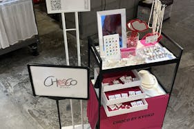 【ラフォーレ原宿/明治神宮前駅1分】愛と狂気のマーケット ポップアップストアやアート展示、商品PR等に最適、販売員スタッフ不要なラック(什器持込)