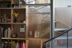 【池ノ上駅6分】撮影に適した光と影・素材が特徴的な自宅兼スタジオ