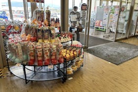 【オークワオーストリート橋本彩の台】販促キャンペーンやプロモーションイベントに適した入口付近(右側)スペース