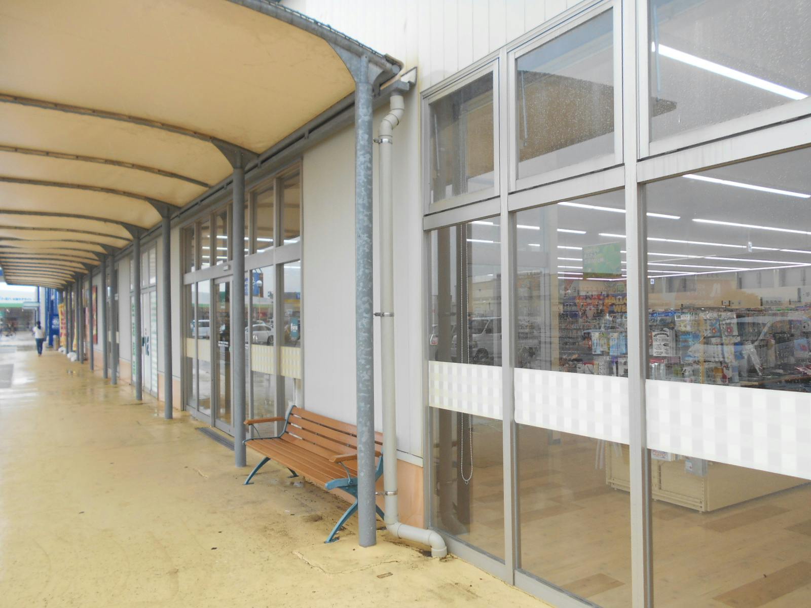 【フレスポ中津北】PR活動に利用可能なセリア前の屋外スペース