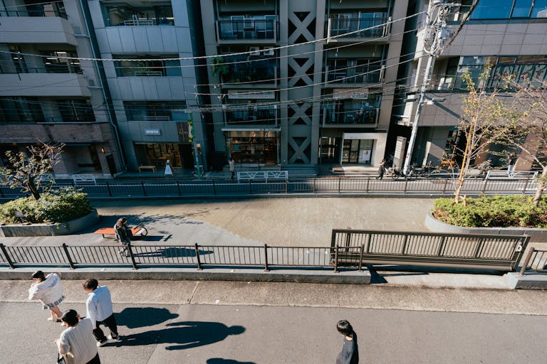 【明治神宮前駅5分】展示会・ポップアップに最適な白壁自然光が入る落書き可能なキャットストリート沿いスペースの画像11