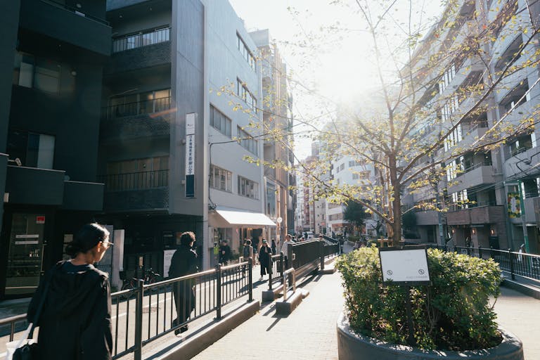 【明治神宮前駅5分】展示会・ポップアップに最適な白壁自然光が入る落書き可能なキャットストリート沿いスペースの画像14